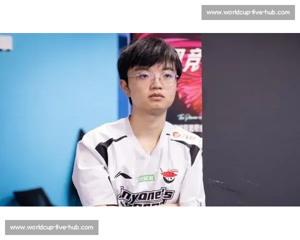 LPL夏季赛积分榜冷门不断，小将能否扛起大旗